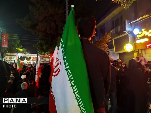 طنین نوای یا حسین در مسجد جامع نیشابور غرق در سوگ عاشورا