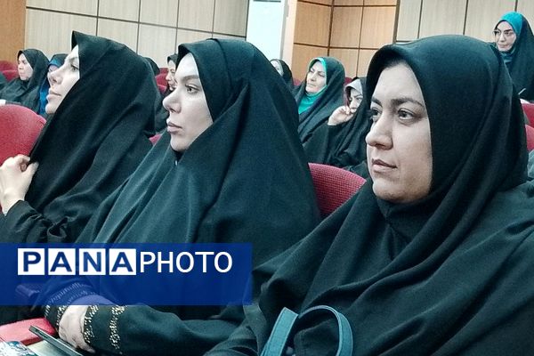 حضور مسئولان و فرهنگیان اداره کل آموزش و پرورش شهرستان‌های تهران در جشن ولادت حضرت مهدی(عج)