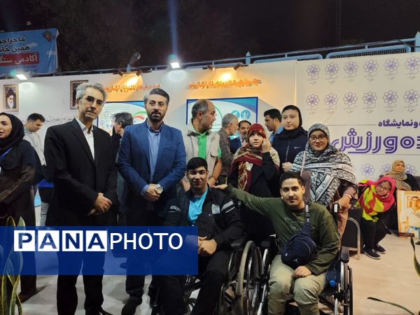 فعالیت غرفه منطقه ۱۰ شهرداری مشهد مقدس در جشنواره خانواده ورزش 