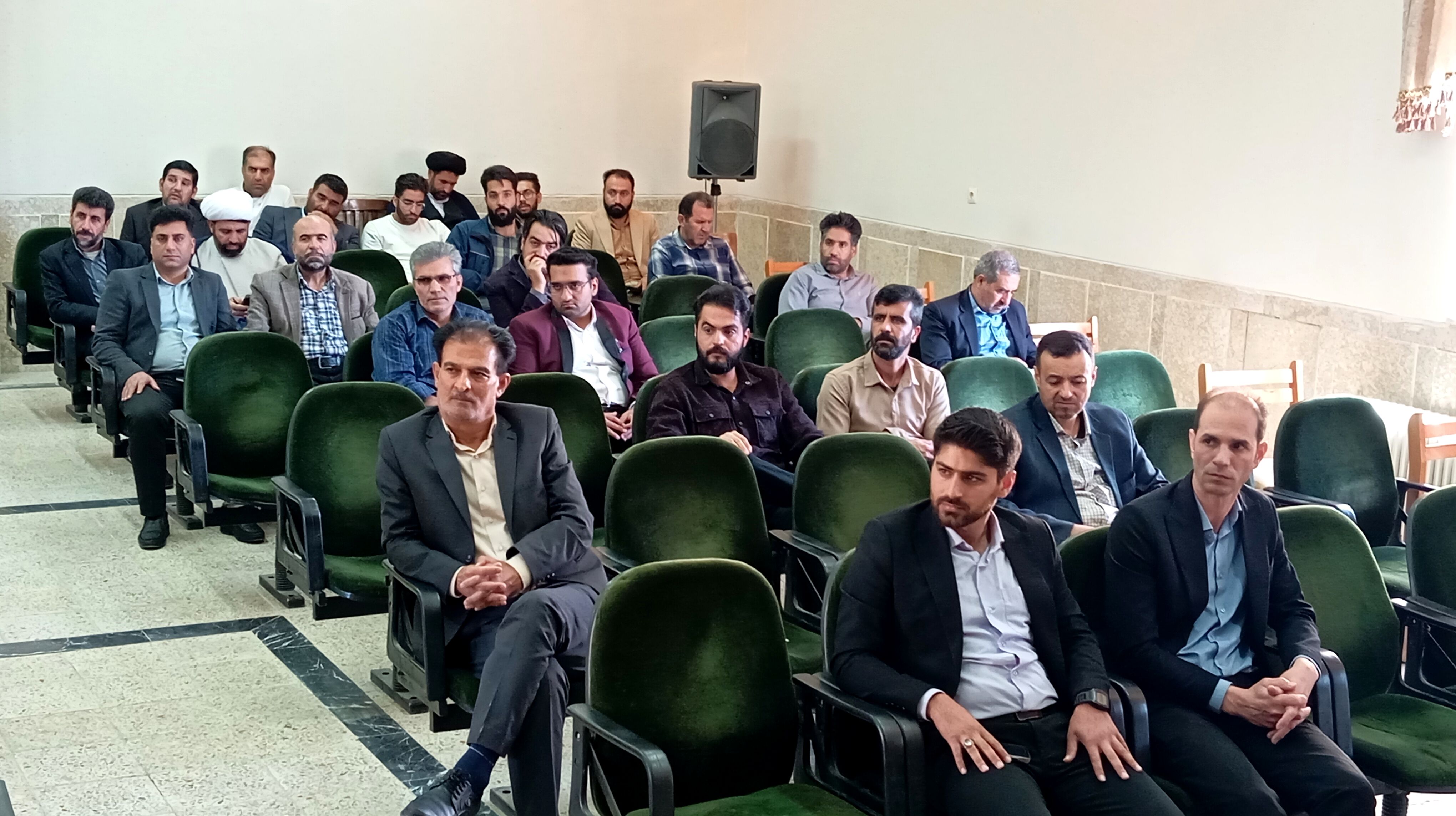 نشست توانمندسازی مدیران و مشاوران مدارس بن با محوریت پیشگیری از آسیب‌های اجتماعی