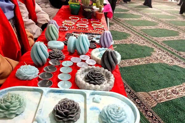 از سنت تا خلاقیت، برگزاری نمایشگاه صنایع دستی یلدا در دبیرستان توحید یک