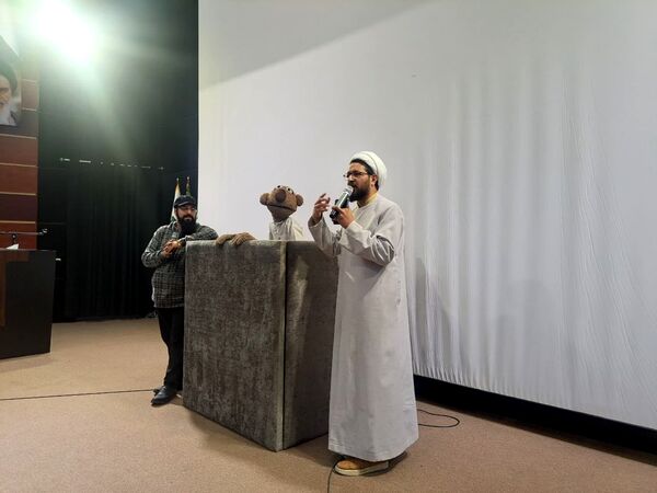آیین تجلیل از منتخبین مسابقات قرآنی ناحیه ۶ مشهد