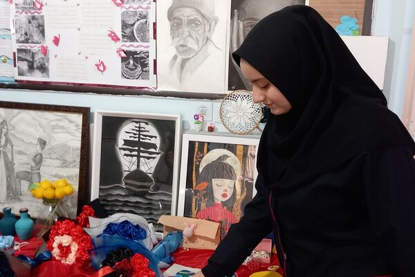 نمایشگاه هنری «هفته ماها» روایت تصویر از پیوندهای نادیدنی