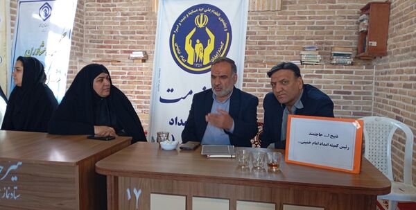 میز خدمت در آخرین نماز جمعه آبان ماه