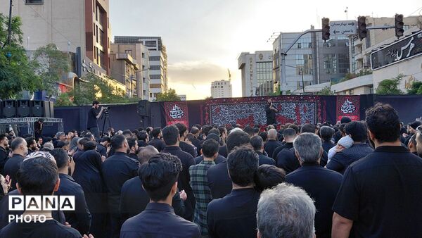 مراسم عزاداری عصر عاشورا و خیمه‌سوزان در مشهد
