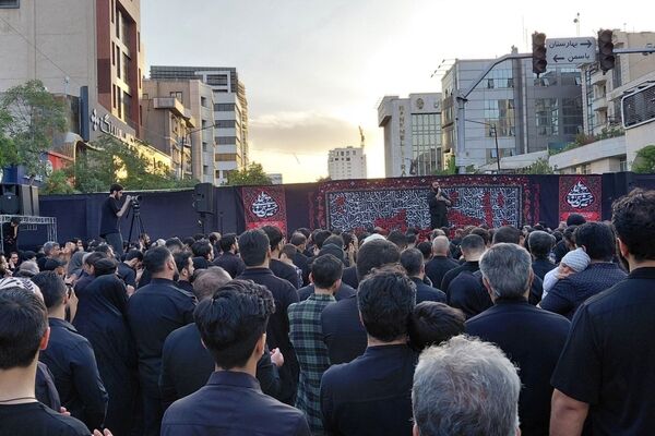 مراسم عزاداری عصر عاشورا و خیمه‌سوزان در مشهد