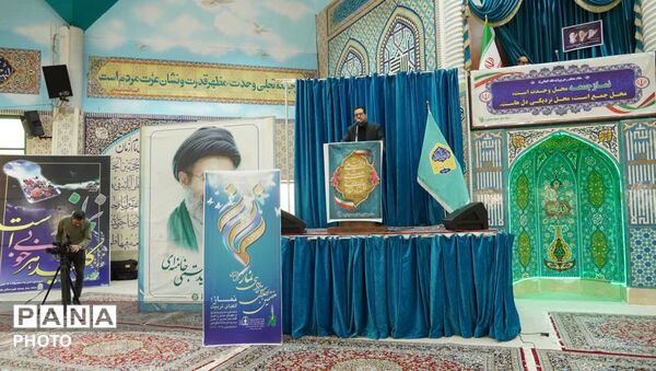 برگزاری میز خدمت آموزش و پرورش در مصلی امام خمینی(ره)