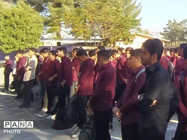 نواخته شدن زنگ مهر در دبیرستان نمونه شهید آیت‌الله خامنه‌ای 