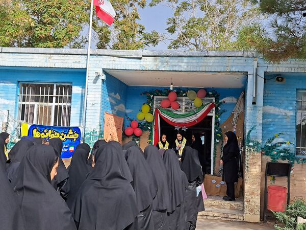 برگزاری جشن جوانه‌ها در آموزشگاه تکتم باخرز
