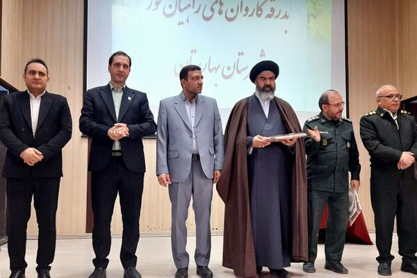 بازدید دانش‌آموزان دختر ناحیه 2 بهارستان از سرزمین نور