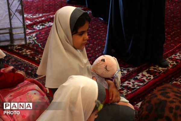 دانش‌آموزان همدانی در سومین رویداد «۱۶۸» یاد شهدای دانش‌آموز میناب را گرامی داشتند