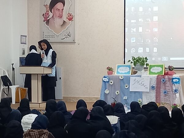 گرامیداشت هفته هوای پاک در دبیرستان دخترانه فرهنگ مرحوم فخرایی