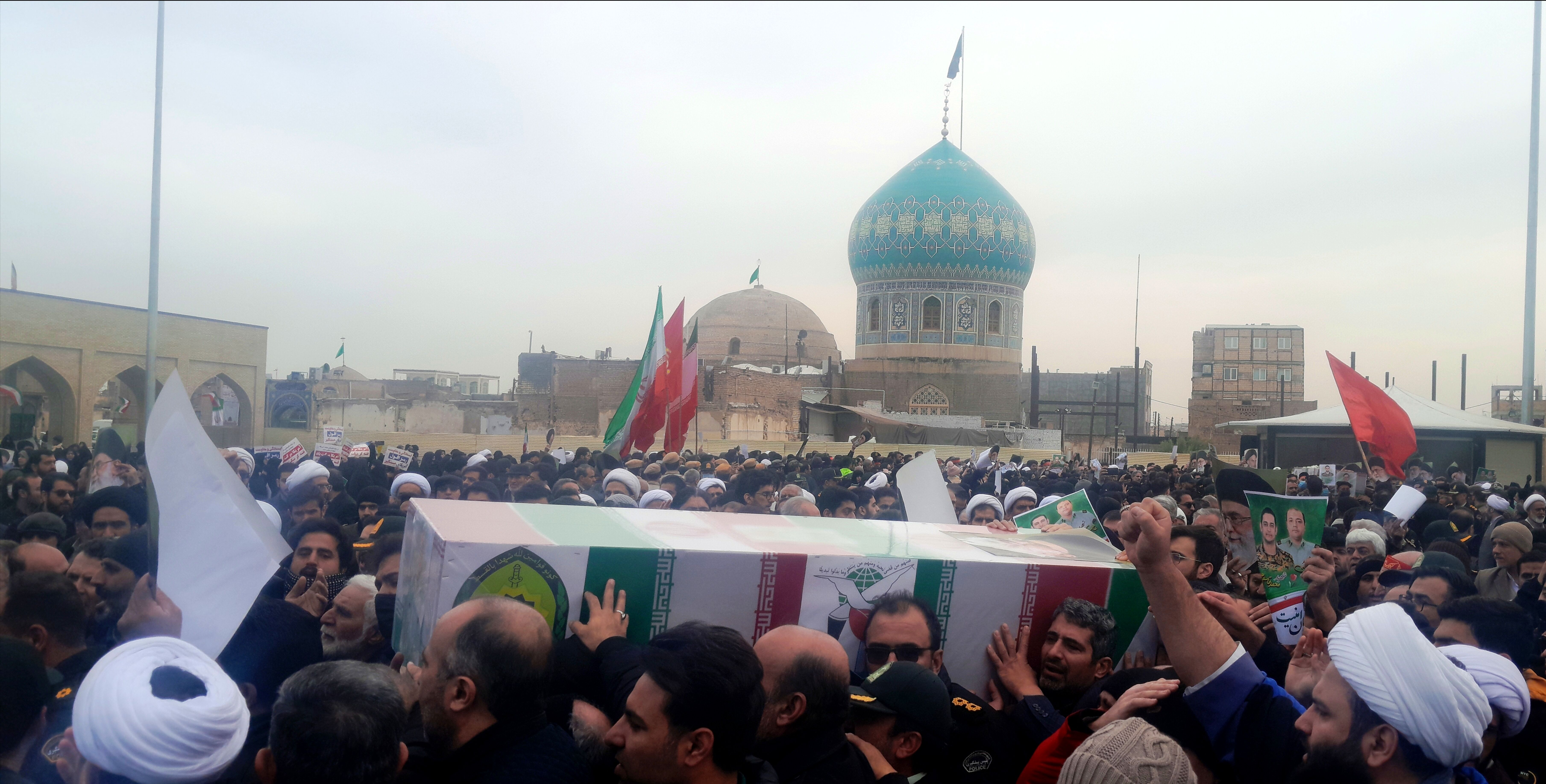 تشییع پیکر دو شهید مدافع وطن در قم 