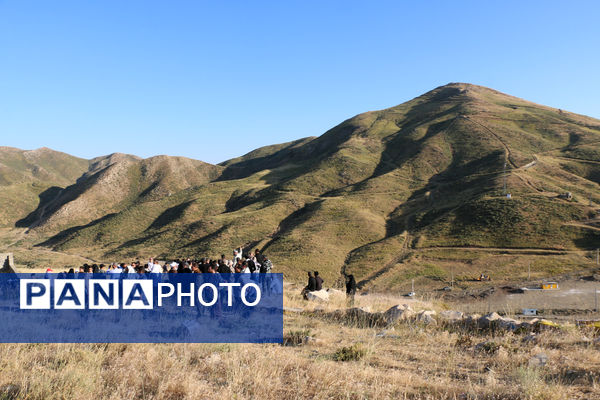 حضور زائران فرهنگی قم در یادمان «بلفَت و دوپازا»