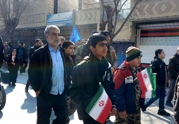 حضور حماسی مردم فلاورجان در راهپیمایی 22 بهمن