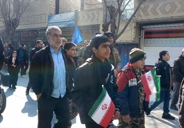 حضور حماسی مردم فلاورجان در راهپیمایی 22 بهمن