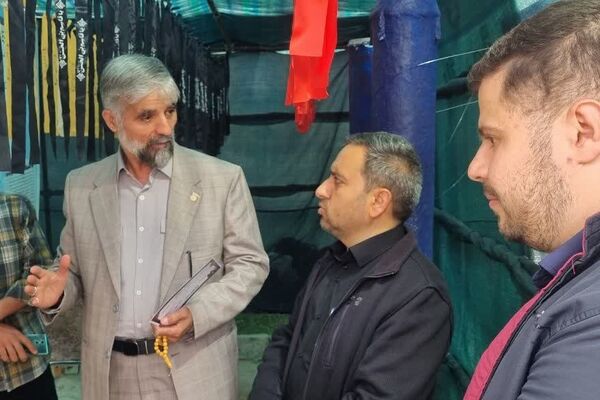 حضور معاون تشکیلات سازمان دانش‌آموزی در غرفه «نوجوان مبارز» 