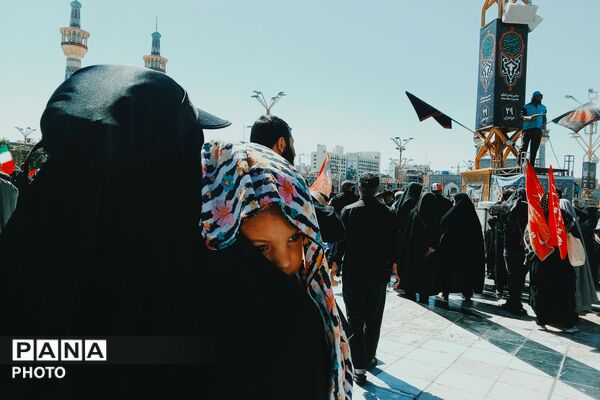 در آغوش خورشید هشتم؛ وداع حماسی با رهبر شهید در حریم امام مهربانی‌ها - 2