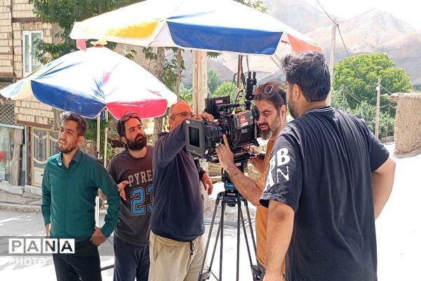 ساخت فیلم سینمایی «دربار» با موضوع ورود رهبر در سال ۱۳۶۵ به شهر بار 