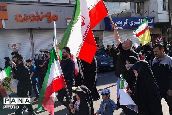 حضور اقشار مختلف مردم تهران در اربعین رهبر شهید انقلاب اسلامی 