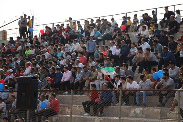 دیدار دوستانه پیشکسوتان تیم‌های ملی پرسپولیس و استقلال تهران با پیشکسوتان فوتبال گناباد و بجستان