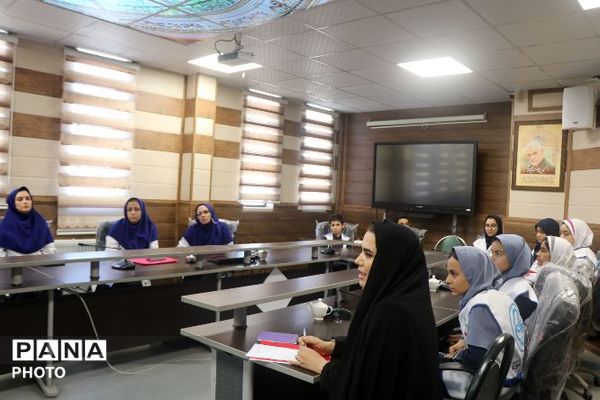 تجلیل از برگزیدگان کشوری پویش‌های «رمضان پویا» و «سفیر سلامت» در پاکدشت