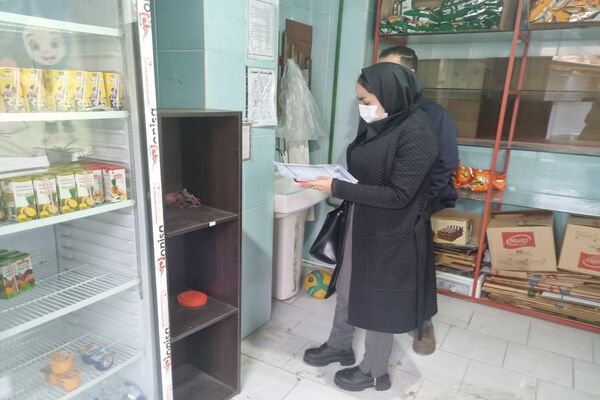 بازدید از وضعیت بهداشت و پایگاه‌های تغذیه سالم مدارس پاکدشت 