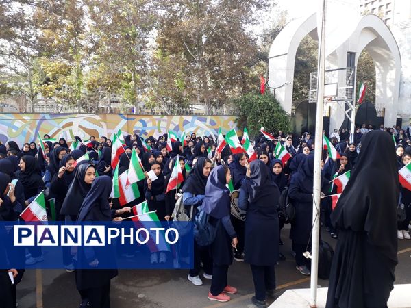 طلوعی تازه برای دانش‌آموزان دبیرستان مصلی نژاد حضرت زهرا در اول مهر