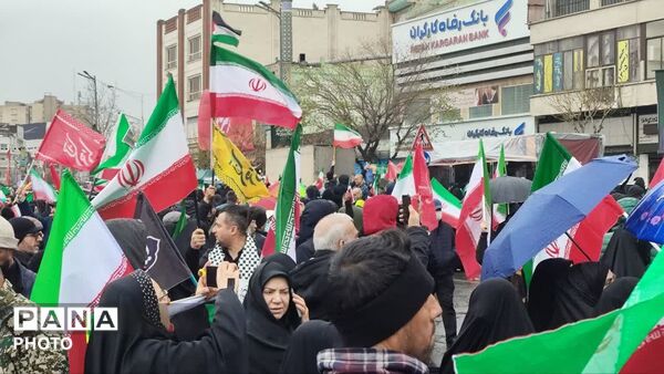 صدای مرگ بر استکبار در تهران طنین انداز شد