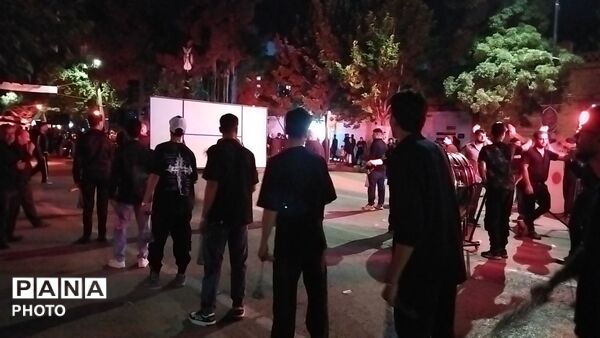 گذری بر فعالیت هیات جوانان المهدی در شب عاشورا 