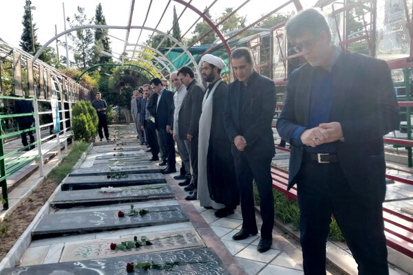غبار روبی گلزار شهدا شیراز