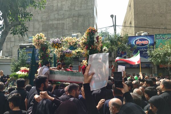 تشییع پیکر شهدای مدافع وطن در شهرک وحدت شهرستان فردیس