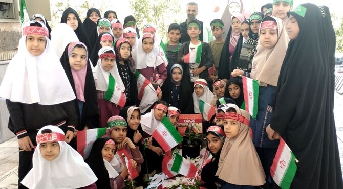 تجدید میثاق با شهیده دانش‌آموز فاطمه موحدان در یزد