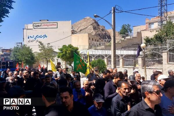 طنین «لبیک یا حسین(ع)» در مراسم جاماندگان اربعین فیروزکوه