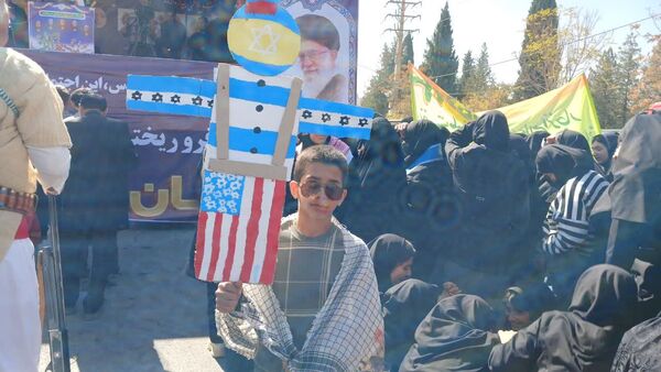 ۱۳ آبان؛ روز تجلیل از آگاهی، فداکاری و نقش‌آفرینی نسل جوان ایران