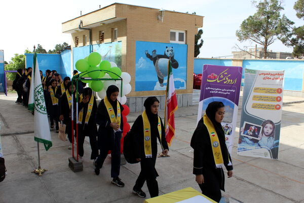 برگزاری اردوی تمشک در شهرستان گرمه 