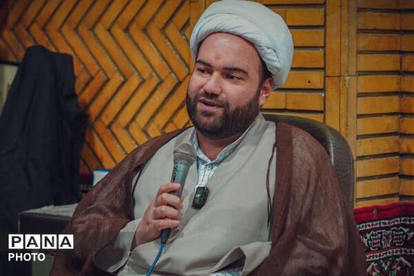 برپایی سفره افطاری در مسجد علی ابن ابیطالب نسیم‌شهر