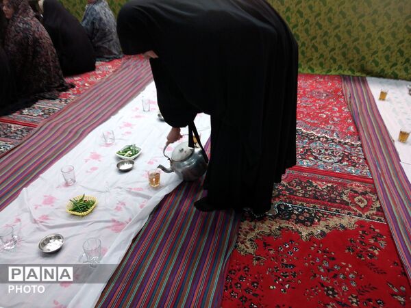 نماز جماعت به همراه افطاری در مسجد چهارده معصوم الغدیر 