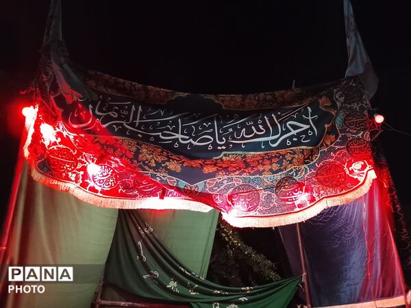 اجتماع مردم در سوگ رهبر شهید دربلوار شهدای شهر بار
