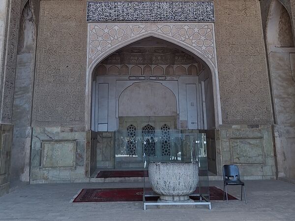 یک روز خاطره انگیز  همراه با عکاسی آثار تاریخی