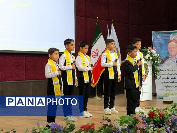 آیین تجلیل از معلمان نمونه استانی در بجنورد