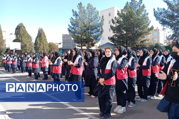  مانور زلزله در مدرسه فرزانگان ورامین