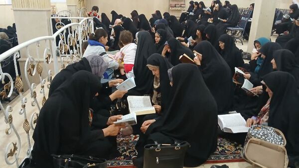 مراسم قرائت پر فیض دعای امام حسین (ع) در روز عرفه در حسینیه مرکزی آباده