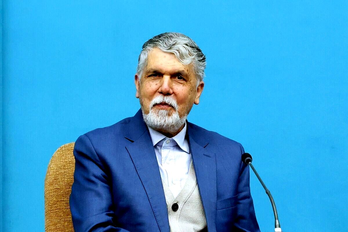 «سرو ایرانی» با ریشه‌های دانایی همچنان استوار ایستاده است