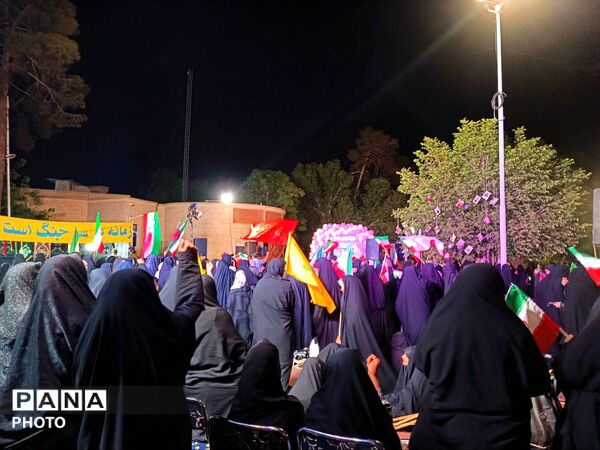 اجتماع بزرگ دختران انقلاب در یزد