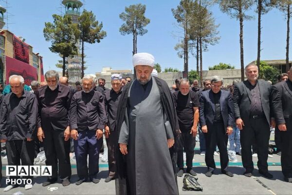 هنگامی که خورشیدِ عصر عاشورا، بر پیکرِ تشنه و بی‌کسی فرود آمد...