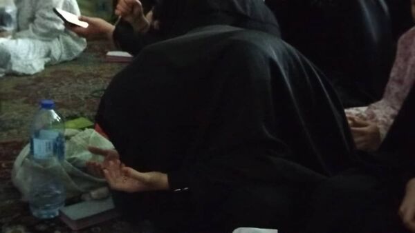 اعتکاف دانش‌آموزان دختر در مسجد امام حسین (ع) تبریز