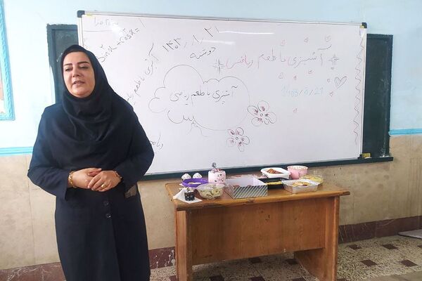 برپایی زنگ غذا با عنوان«آشپزی با طعم ریاضی» در مدرسه کوثر ناحیه یک شهرری