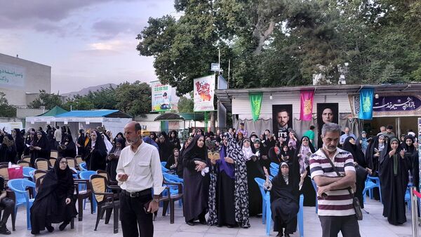 اجتماع «دیگه دیره» در آستان امام‌زاده حسن(ع) کرج به صدا درآمد