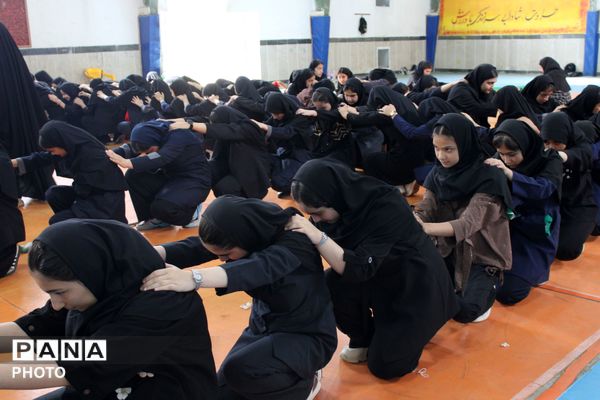 اجرای پیرامید دانش آموزان شهرستان سملقان با موضوع جنگ رمضان 